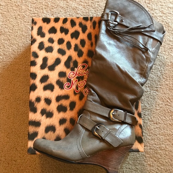 Naughty Monkey Platform Boots - Picture 2 of 6